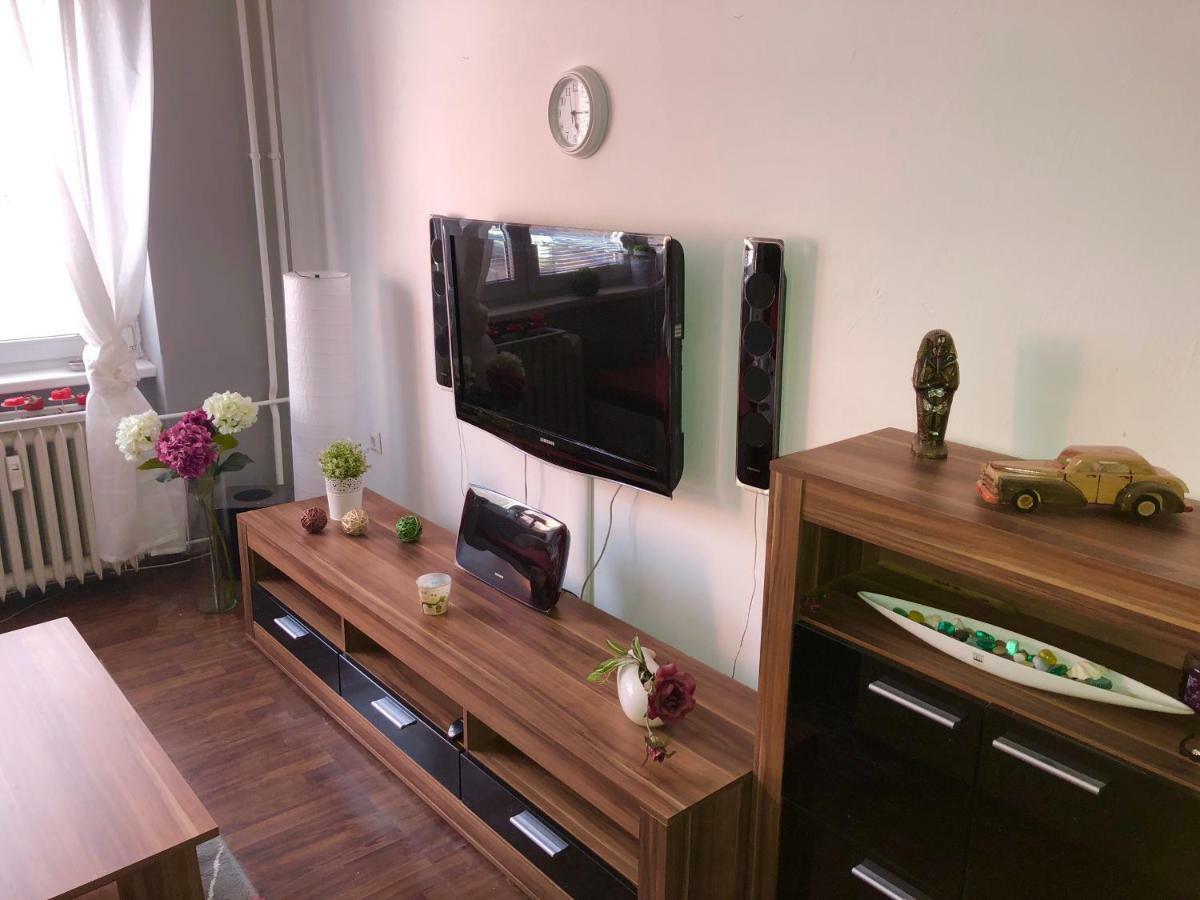 Apartman V Centru Mostuアパートメント エクステリア 写真