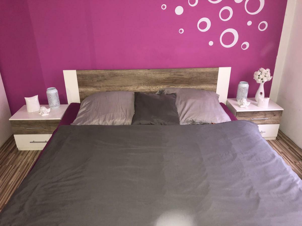Apartman V Centru Mostuアパートメント エクステリア 写真